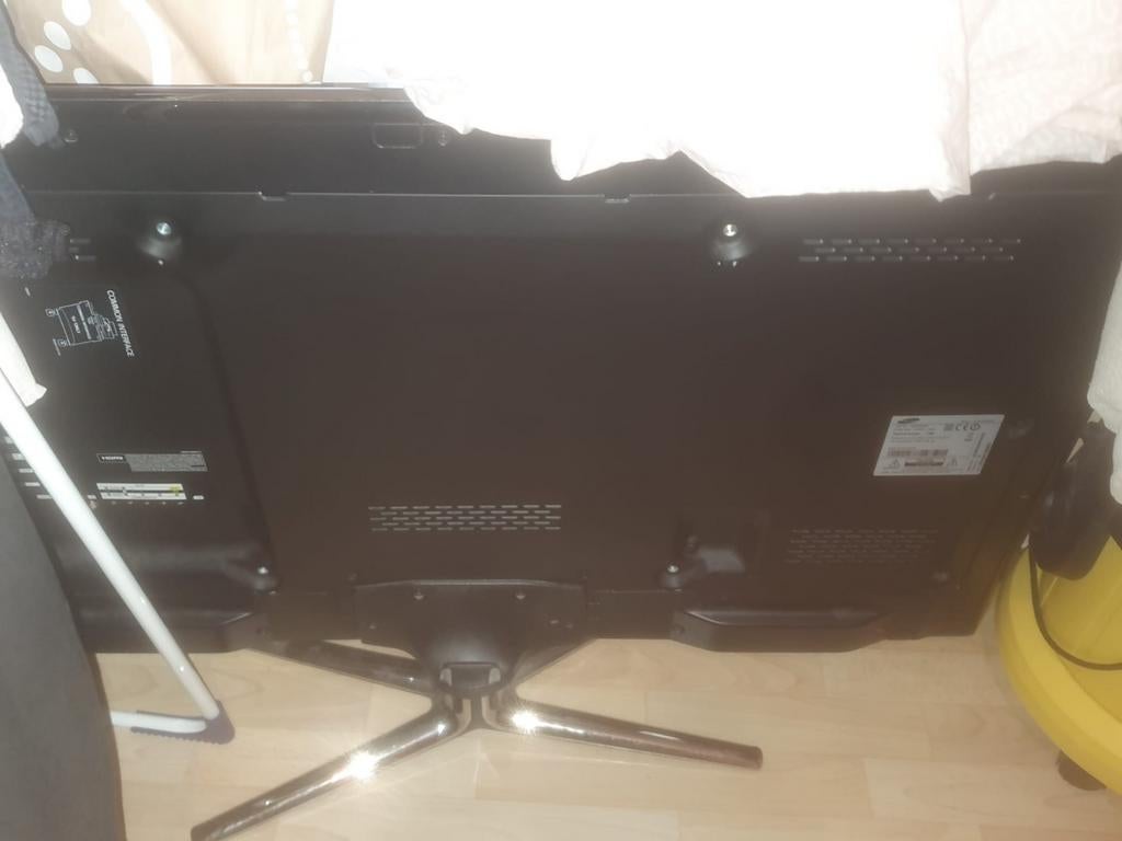 Salon + tv 55" + tapis (a donner), Huis en Inrichting, Ophalen