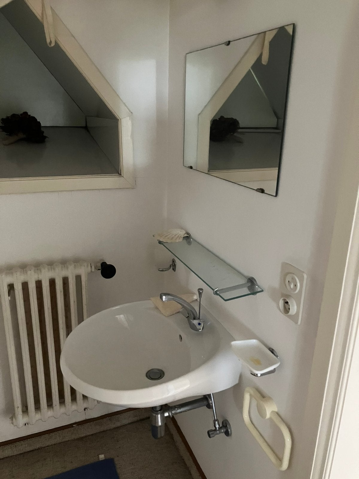 Oude lavabos en bijhorigheden, Ophalen, Zo goed als nieuw