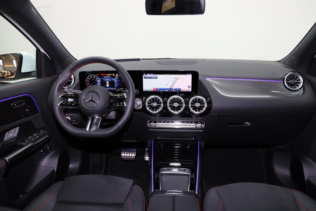 Mercedes-Benz GLA 250 e AMG Head-Up MULTIBEAM-LED Sfeerlicht, Auto's, Mercedes-Benz, Gebruikt, Zwart, 4 cilinders, Alcantara