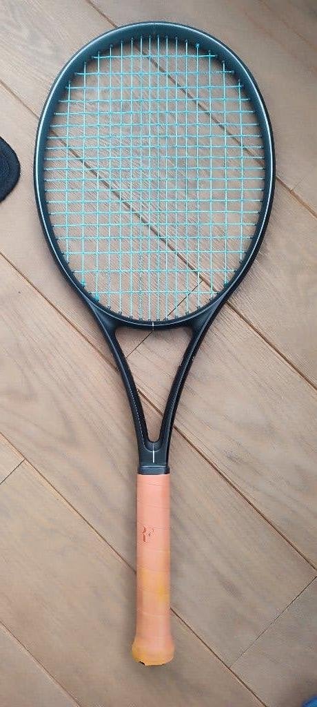 1 x Raquette de tennis RF 01 Roger Federer., Sports & Fitness, Tennis, L2, Raquette, Comme neuf, Enlèvement
