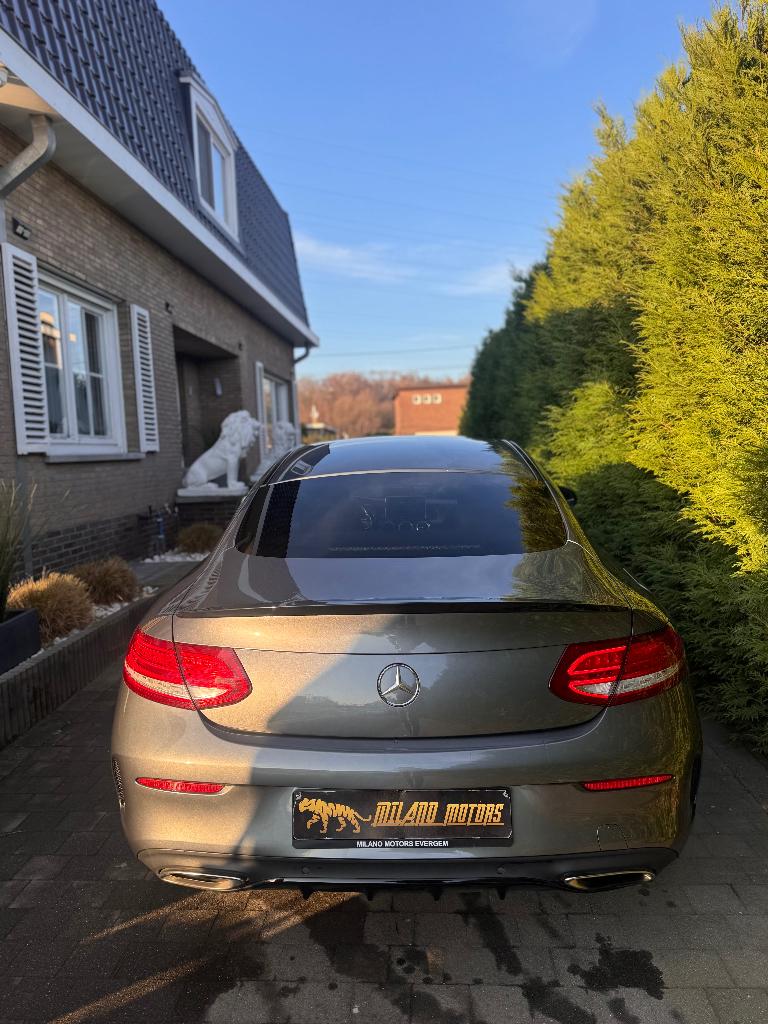 Mercedes-Benz C250 AMG Coupé, Autos, Cuir, Argent ou Gris, Entreprise, Noir