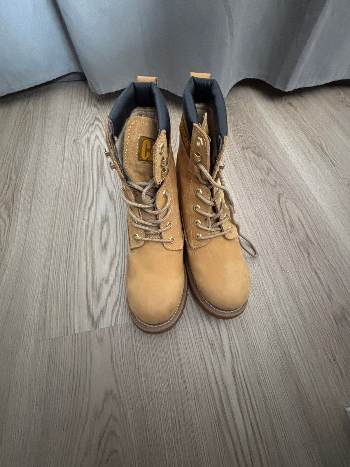 Bottines pour femme Caterpillar, Ophalen, Beige, Lage of Enkellaarzen, Zo goed als nieuw