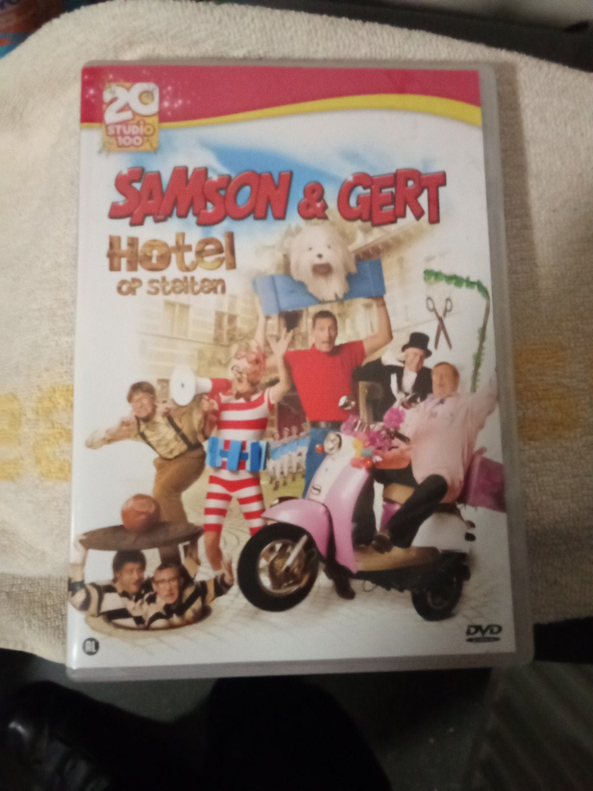hotel op stelten, Cd's en Dvd's, Alle leeftijden, Ophalen of Verzenden, Zo goed als nieuw, Film