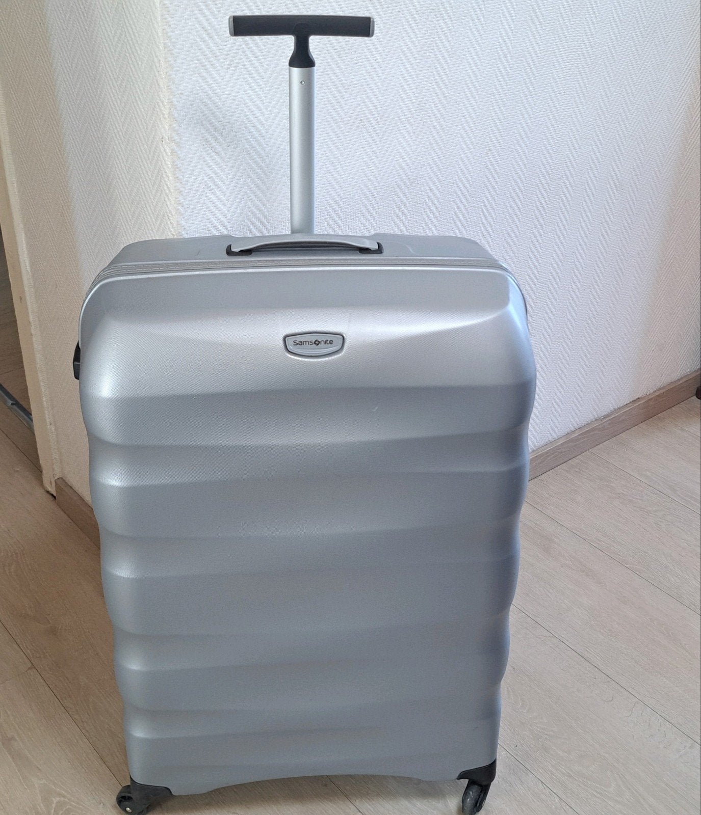 Samsonite model spinner grote trolleykoffer met 4 wielen, Ophalen, Zo goed als nieuw, Slot
