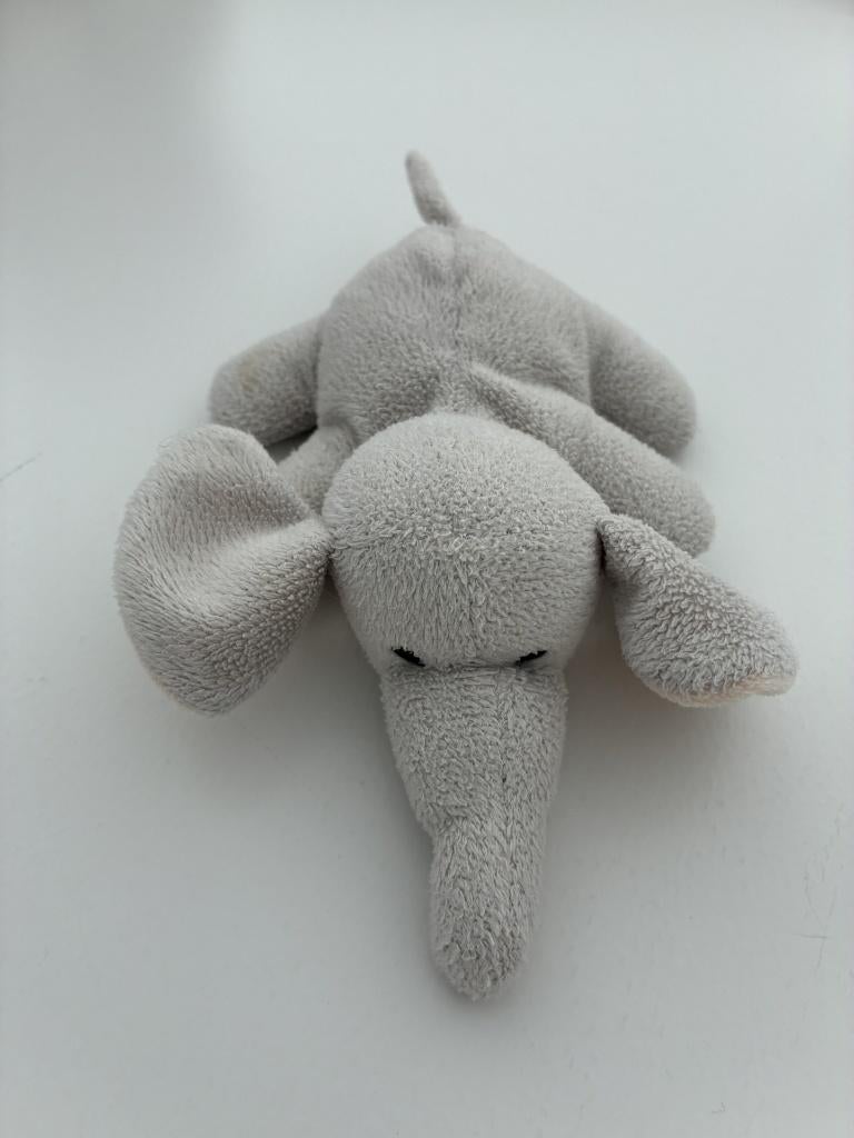 Petit éléphant avec une queue de 20 cm, en parfait état !, Enfants & Bébés, Jouets | Peluches, Enlèvement ou Envoi, Comme neuf
