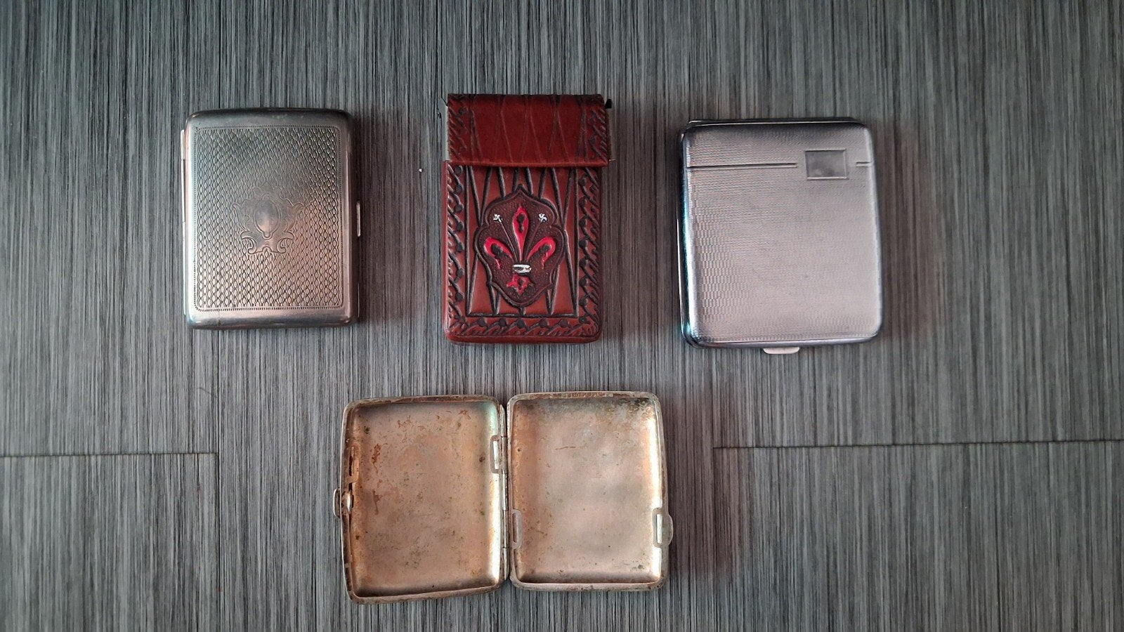 Lot 4 étuis à cigarettes anciens (Fin XIXe à 1970), Collections, Articles de fumeurs, Briquets & Boîtes d'allumettes, Enlèvement ou Envoi