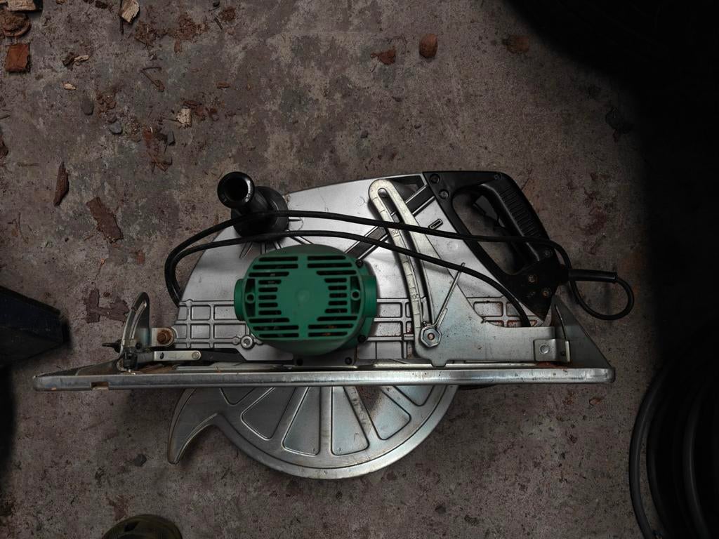Hitachi C13u invalzaag, Enlèvement, Scie plongeante