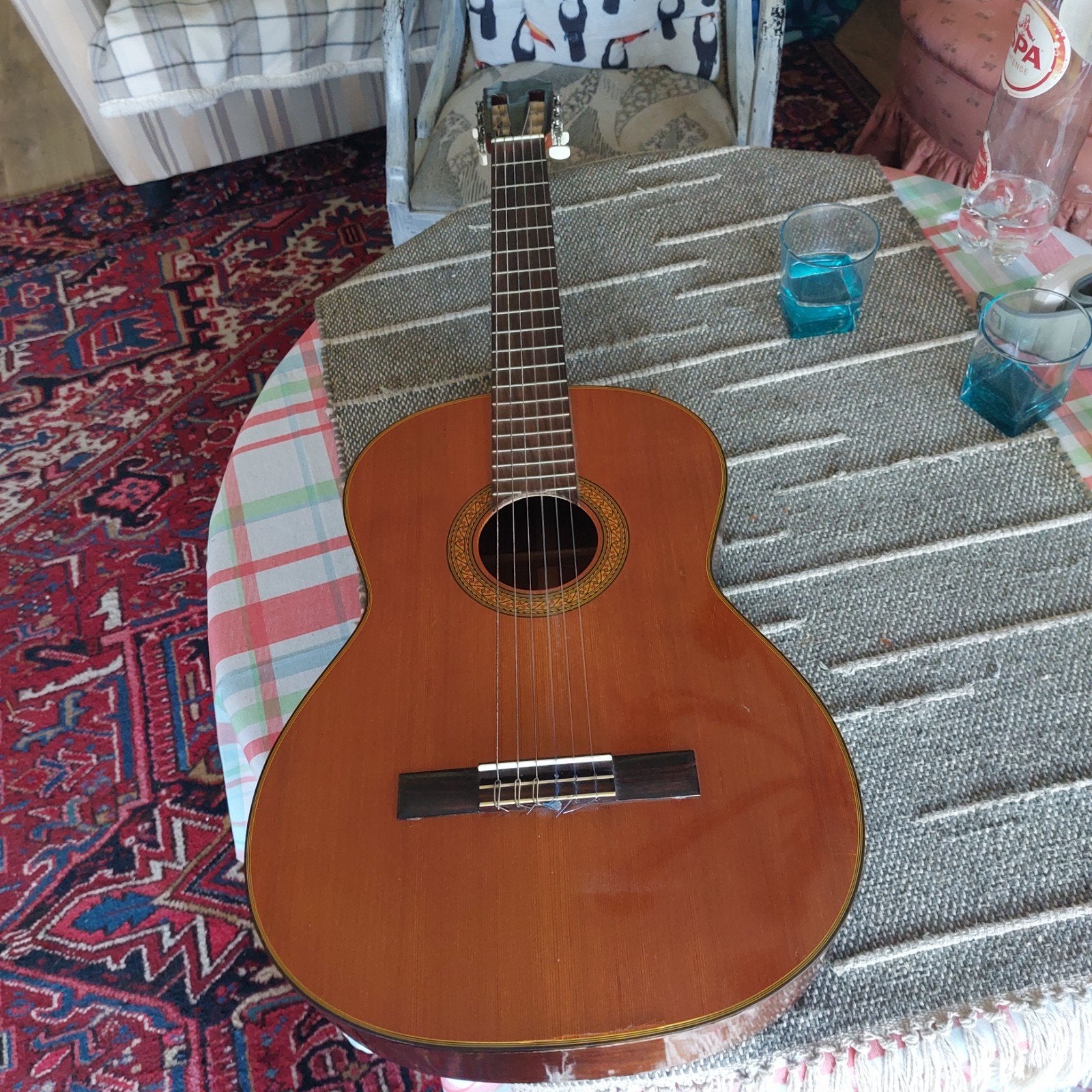 Mooie gitaar in goede staat met zak aria concert guitar, Muziek en Instrumenten, Ophalen