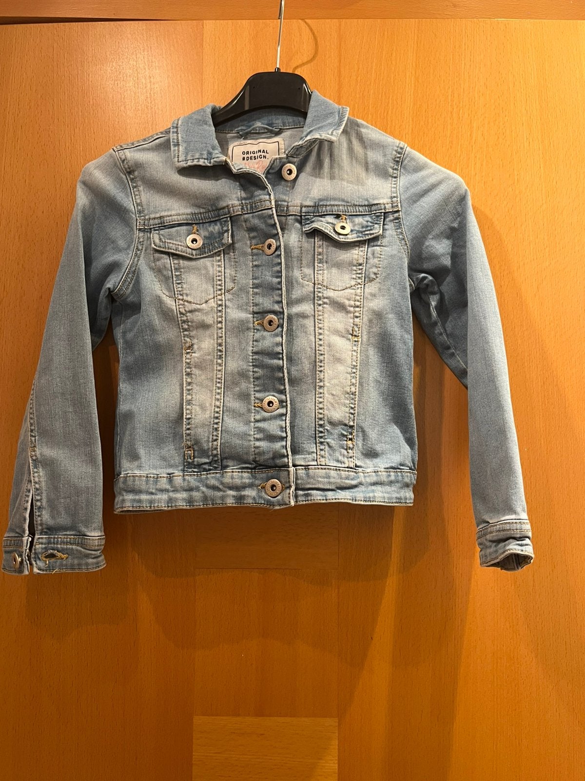 Jeansvest maat 134, Kinderen en Baby's, Kinderkleding | Maat 134, Ophalen of Verzenden, Zo goed als nieuw
