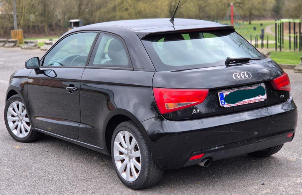 Audi A1 16tdi 2010.130mkm 1prop gps clima 4700€, Auto's, Audi, Euro 5, A1, Zwart, 1600 cc