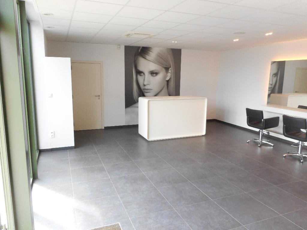 HANDELSRUIMTE TE HUUR, Zakelijke goederen, Bedrijfs Onroerend goed, 102 m², Huur, Bedrijfsruimte