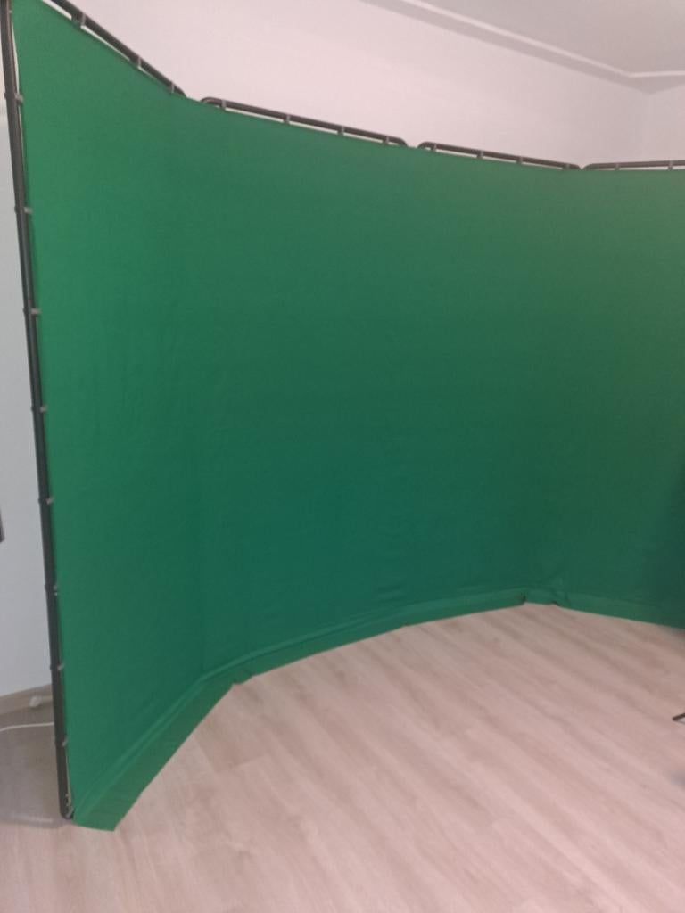 Green Screen, Enlèvement