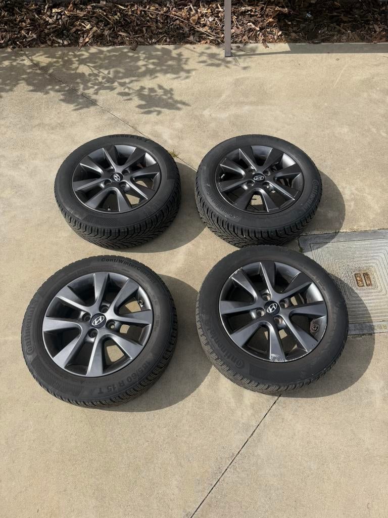 Hyundai Velgen + Winterband, Auto-onderdelen, Banden en Velgen, Ophalen, 15 inch, Velg(en)