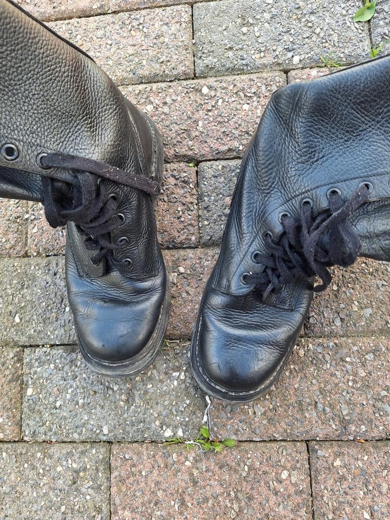 Leger bottines, Ophalen