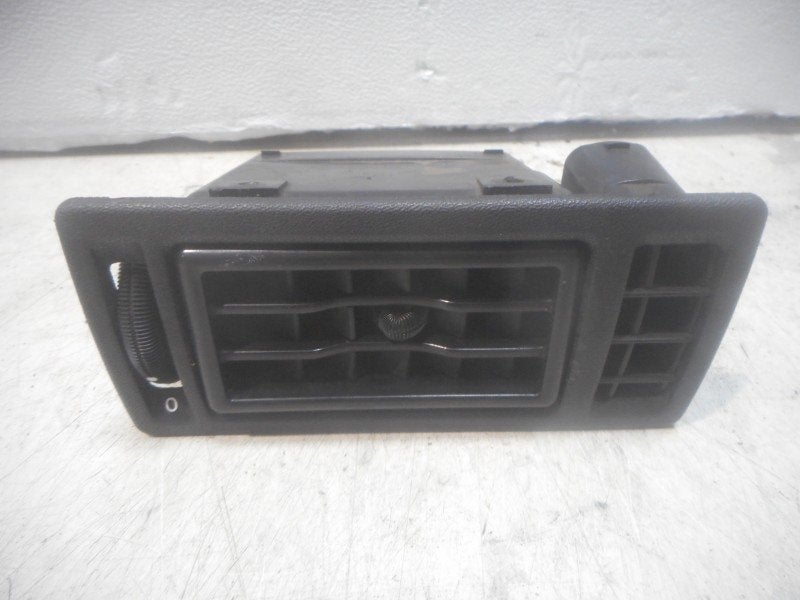 DASHBOARD LUCHTROOSTER RECHTS Ascona C (84 / 89) (90160829), Gebruikt, Opel, Opel Automobile GmbH, Kontakt-opel@opel.com