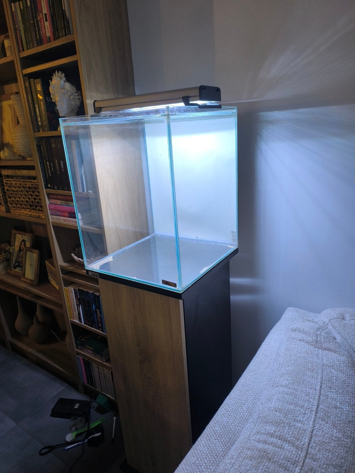 Aquarium complet avec meuble, Animaux & Accessoires, Reptiles & Amphibiens | Accessoires, Éclairage, Enlèvement