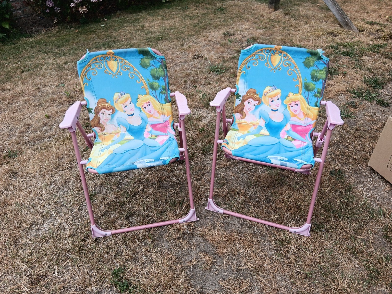 2 princess kampeerstoeltjes, Ophalen