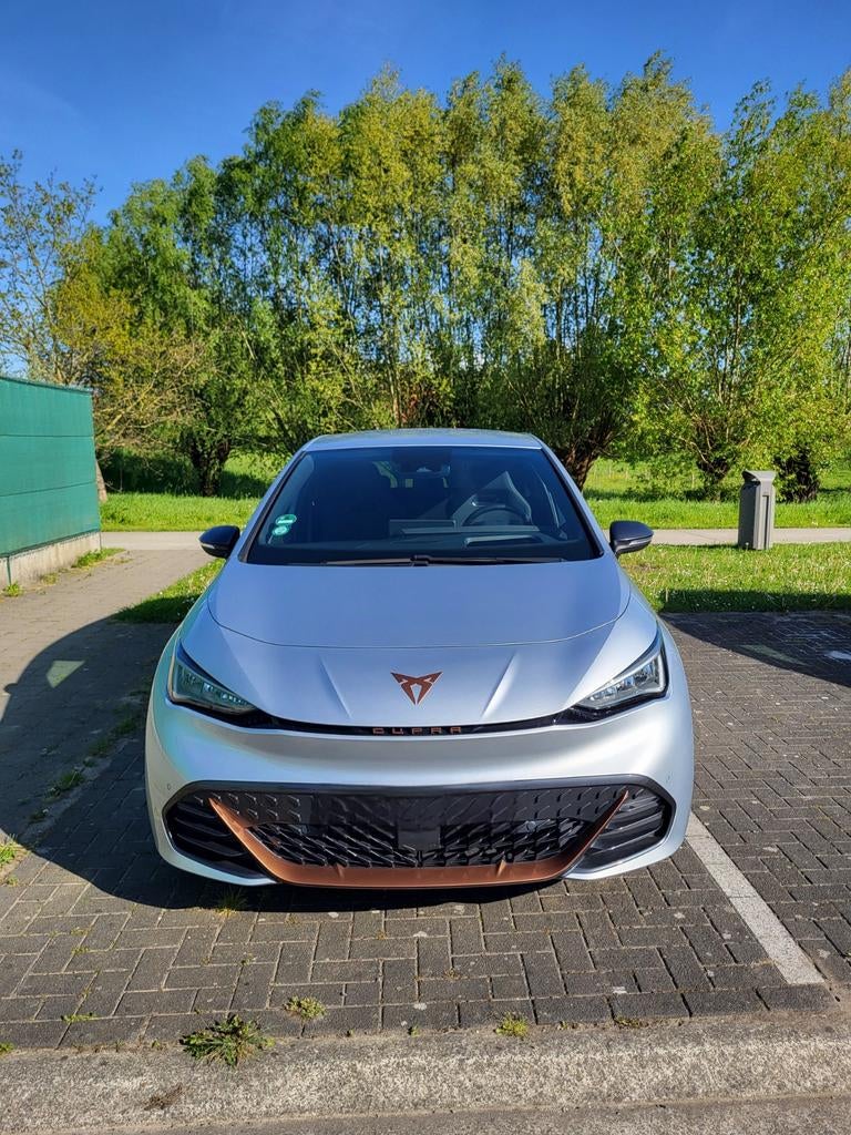 CUPRA BORN 150 KW 58/62 KWH, Autos, Argent ou Gris, Entretenue par le concessionnaire, Noir, 5 portes