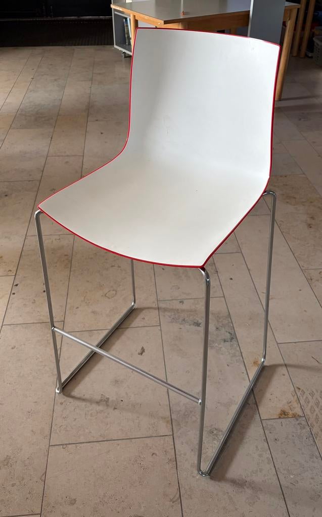 Set van drie hoge stoelen, Huis en Inrichting, Barkrukken, Ophalen, Met voetsteun, 60 tot 90 cm, Zo goed als nieuw