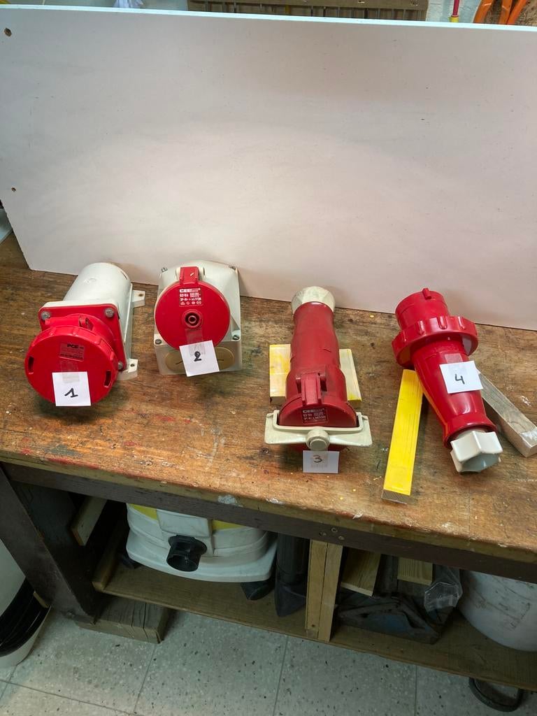 Wandcontactdoos & Stekkers (63A-380V-5draads!)., Ophalen, Zo goed als nieuw, Stekker