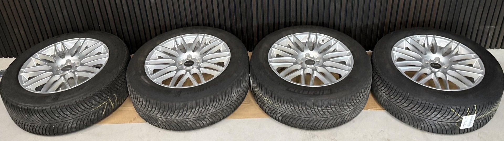 Land Rover Range Rover Sport 20 inch Michelin winterset, Autos : Pièces & Accessoires, Pneus & Jantes, Pneus et Jantes, Véhicule de tourisme