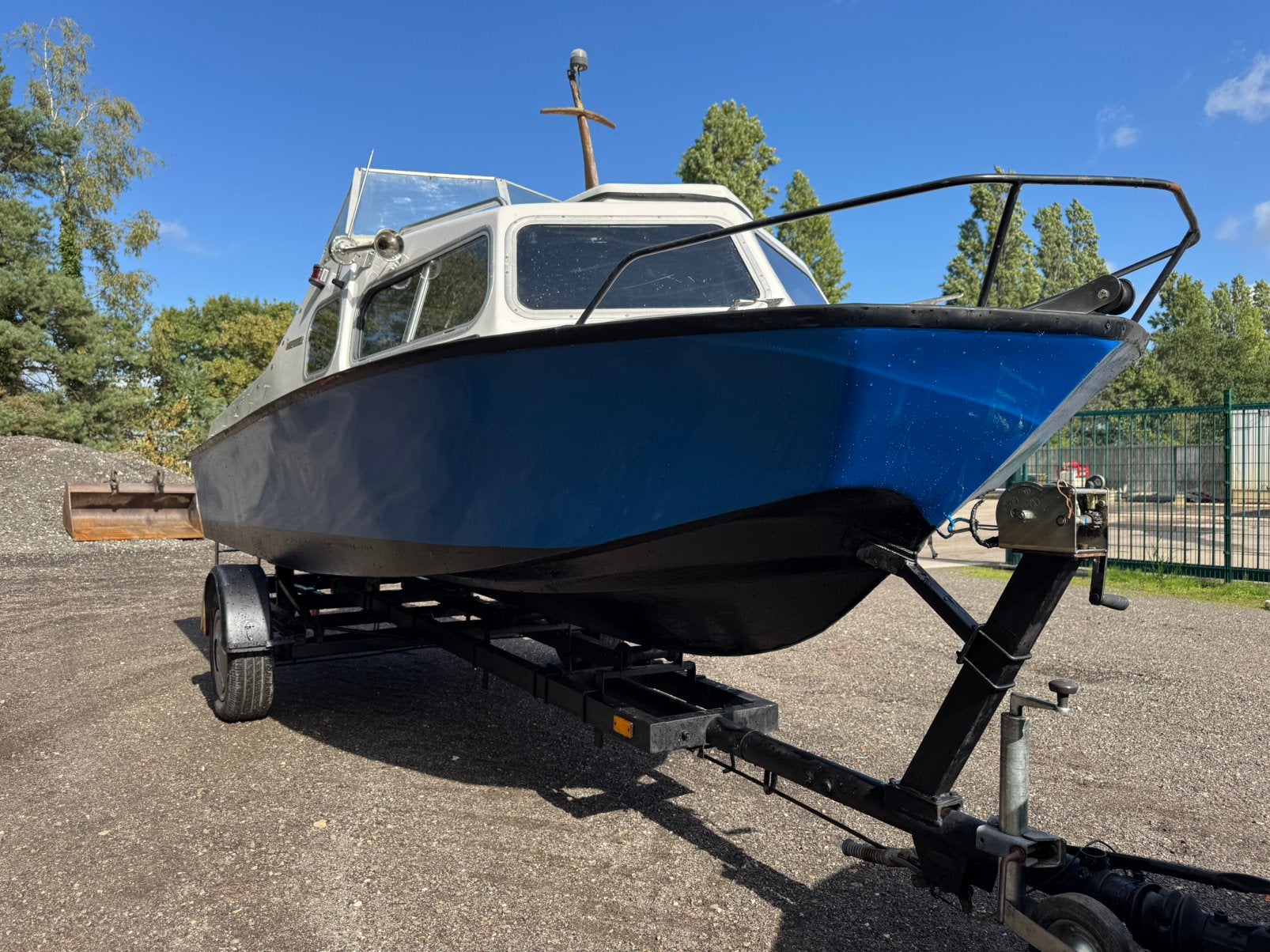BOOT COMPLEET: TRAILER + MOTOR 15PK HONDA: KOOPJE, Enlèvement, Comme neuf, Essence, Navigation