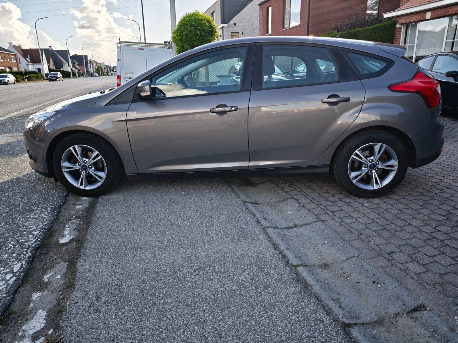 Ford Focus benzine, Focus, Euro 5, Zwart, Bruin