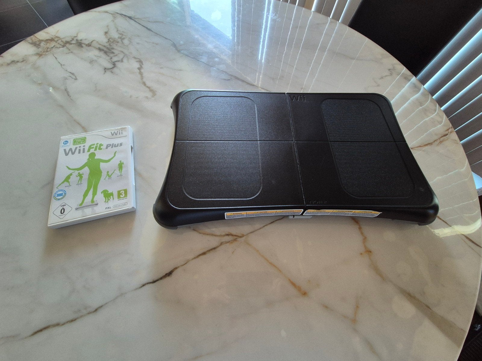 Wii Fit Plus + Balance Board, Ophalen of Verzenden, Gebruikt