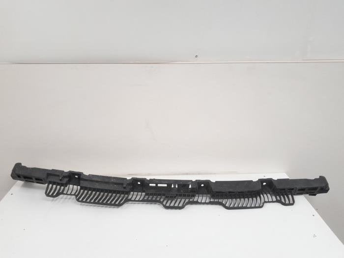 Bumpersteun midden-achter van een Volkswagen Golf, Gebruikt, -, Volkswagen, -