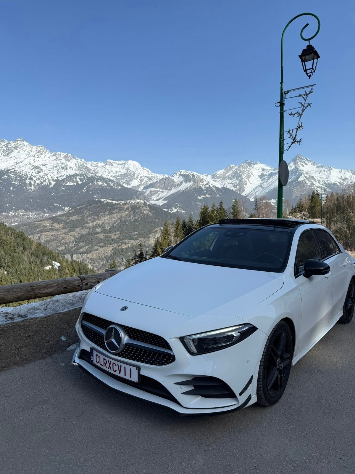 Mercedes-Benz A200 LOOK A45 PANO LEDER ADAPTIVE CRUISE, Auto's, Automaat, Wit, Leder, 5 deurs
