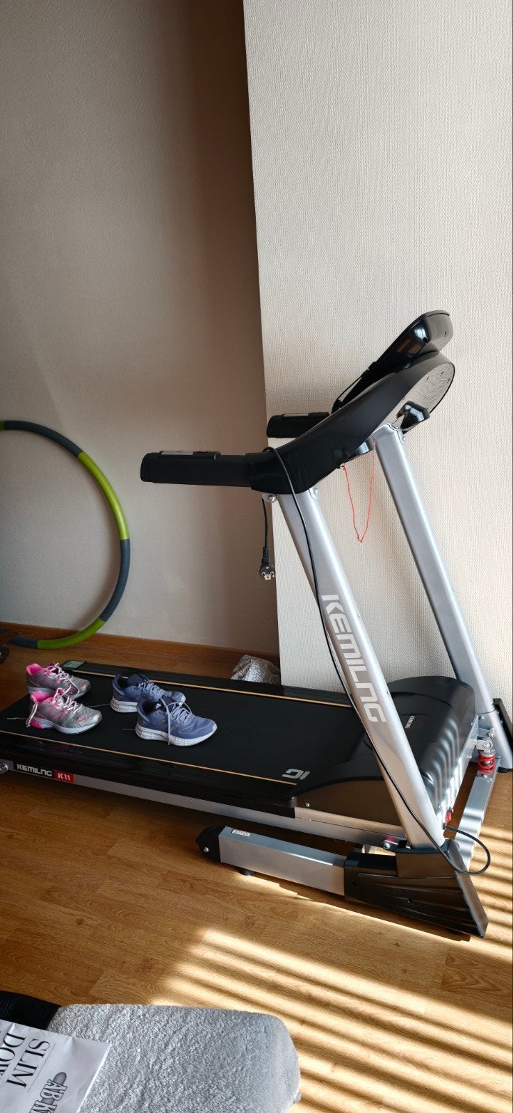 mooie loopband niet veel gebruikt weg door gezondheid redene, Sports & Fitness, Appareils de fitness, Tapis roulant, Comme neuf