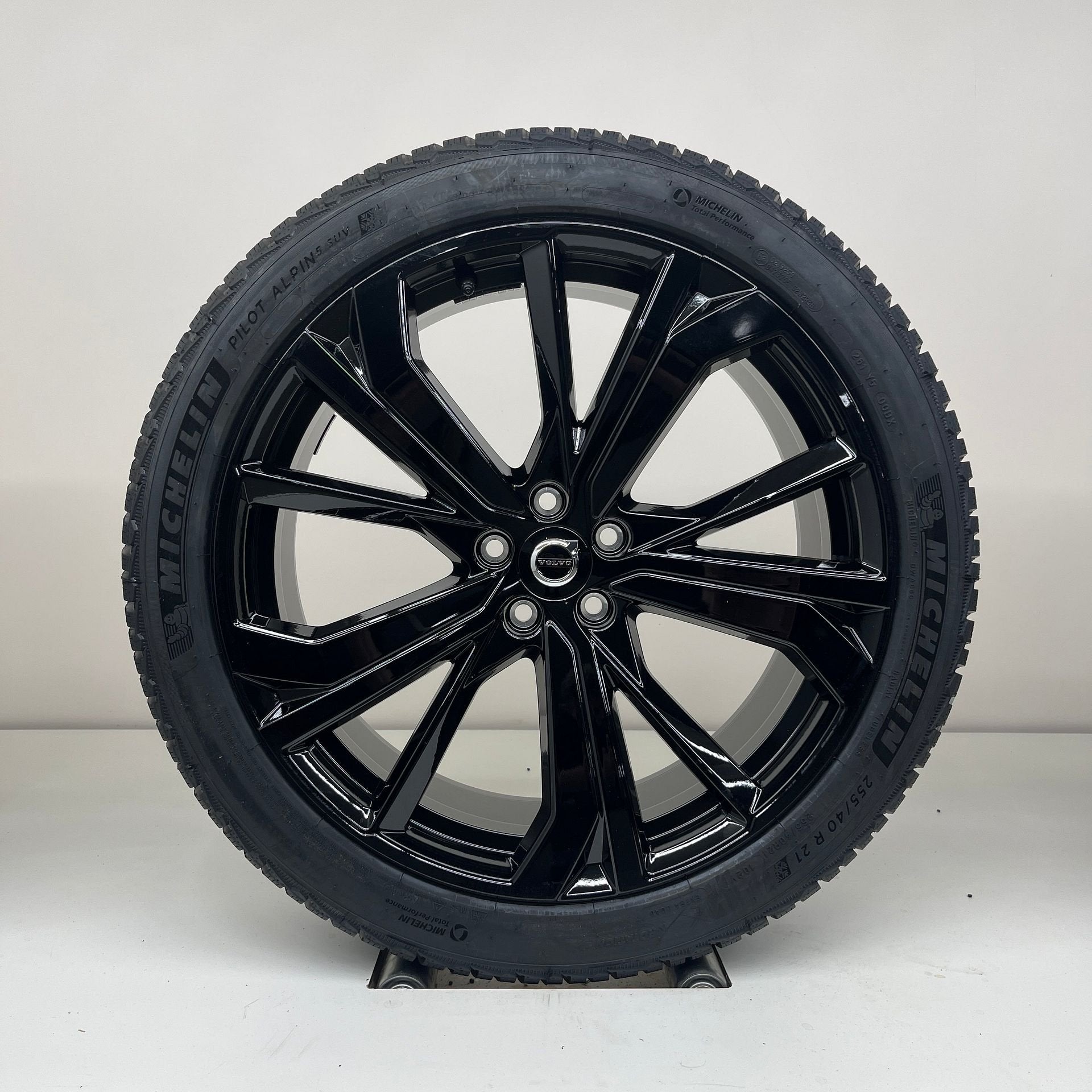 Volvo XC60 - 21 inch - winterbanden NIEUW, Auto-onderdelen, Banden en Velgen, 255 mm, Banden en Velgen, Nieuw, Personenwagen