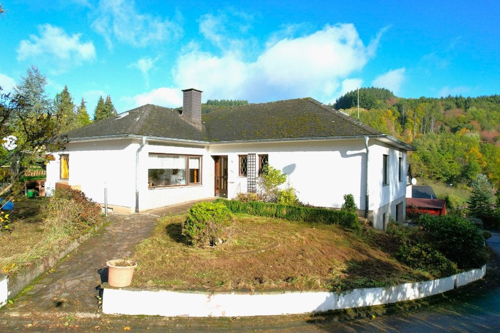 Rustig gelegen, vrijstaande bungalow in de Eifel, Immo, 136 m², Woonhuis, Duitsland, Landelijk