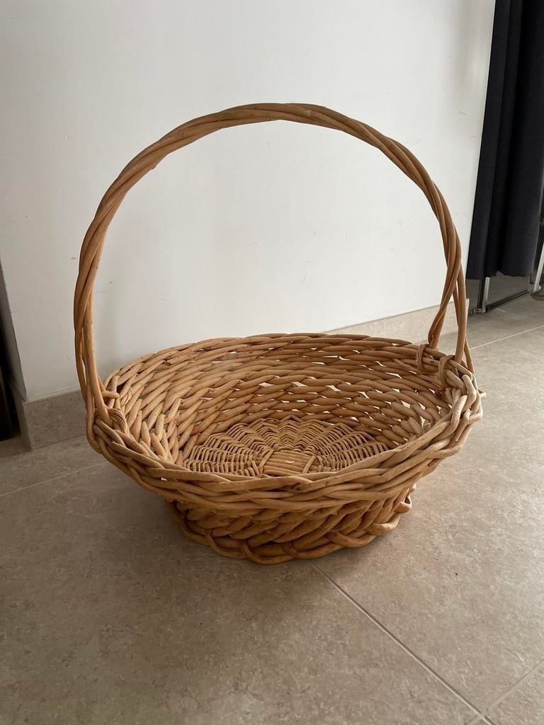 Vintage rieten mand met hengsel – groot model, Ophalen, Zo goed als nieuw, Riet, Mand