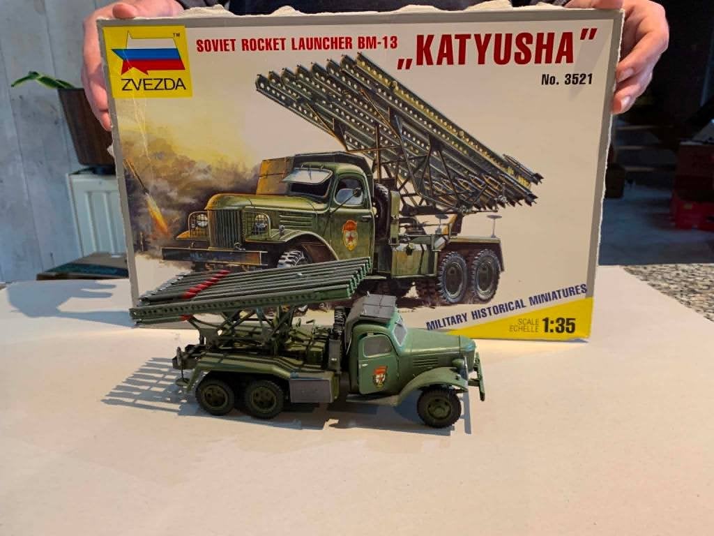 Maquette montée Lance-Roquettes Soviétique BM-13 1/35 Zvezda, Hobby & Loisirs créatifs, Modélisme | Voitures & Véhicules, Autres marques