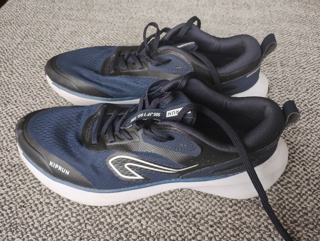 Sportschoenen / loopschoenen mt40 donkerblauw Kiprun JF190, Ophalen, Zo goed als nieuw, Hardlopen, Hardloopschoenen