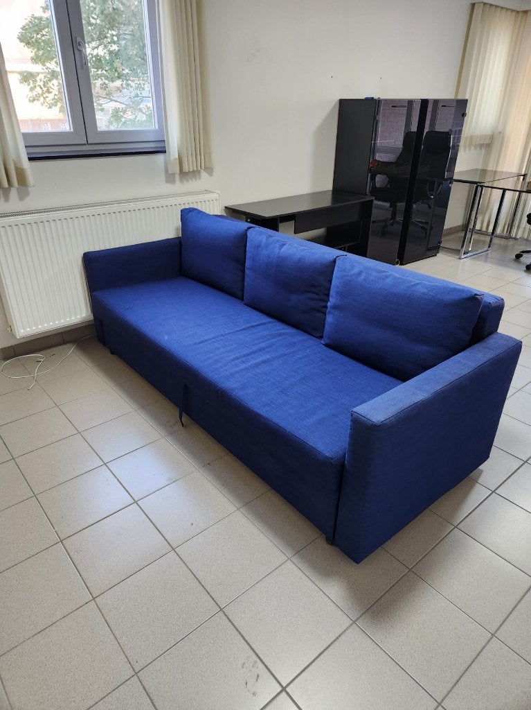 Blauwe slaapzetel met opbergruimte – goede staat, Huis en Inrichting, Ophalen, Gebruikt, Rechte bank, Stof