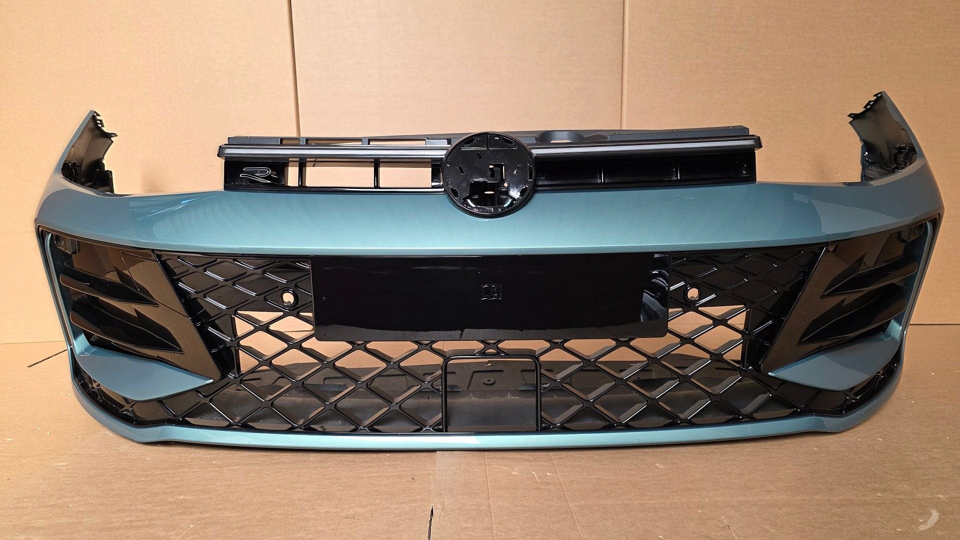 Voorbumper VW Passat B9 R-LINE 6xPDC LED 3J0807221B BUMPER, Auto-onderdelen, Gebruikt, -, Ophalen of Verzenden, Bumper