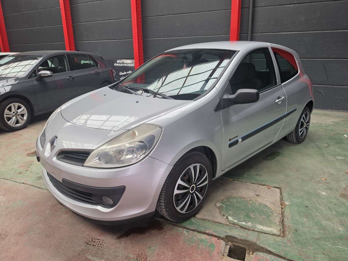 Renault clio prete a immatriculé garantie, Achat, Ordinateur de bord, Entreprise, Boîte manuelle