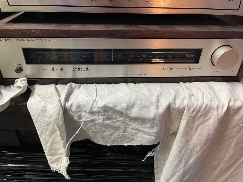 Tuner FM LUXMAN T-112L  vintage, Enlèvement, Comme neuf