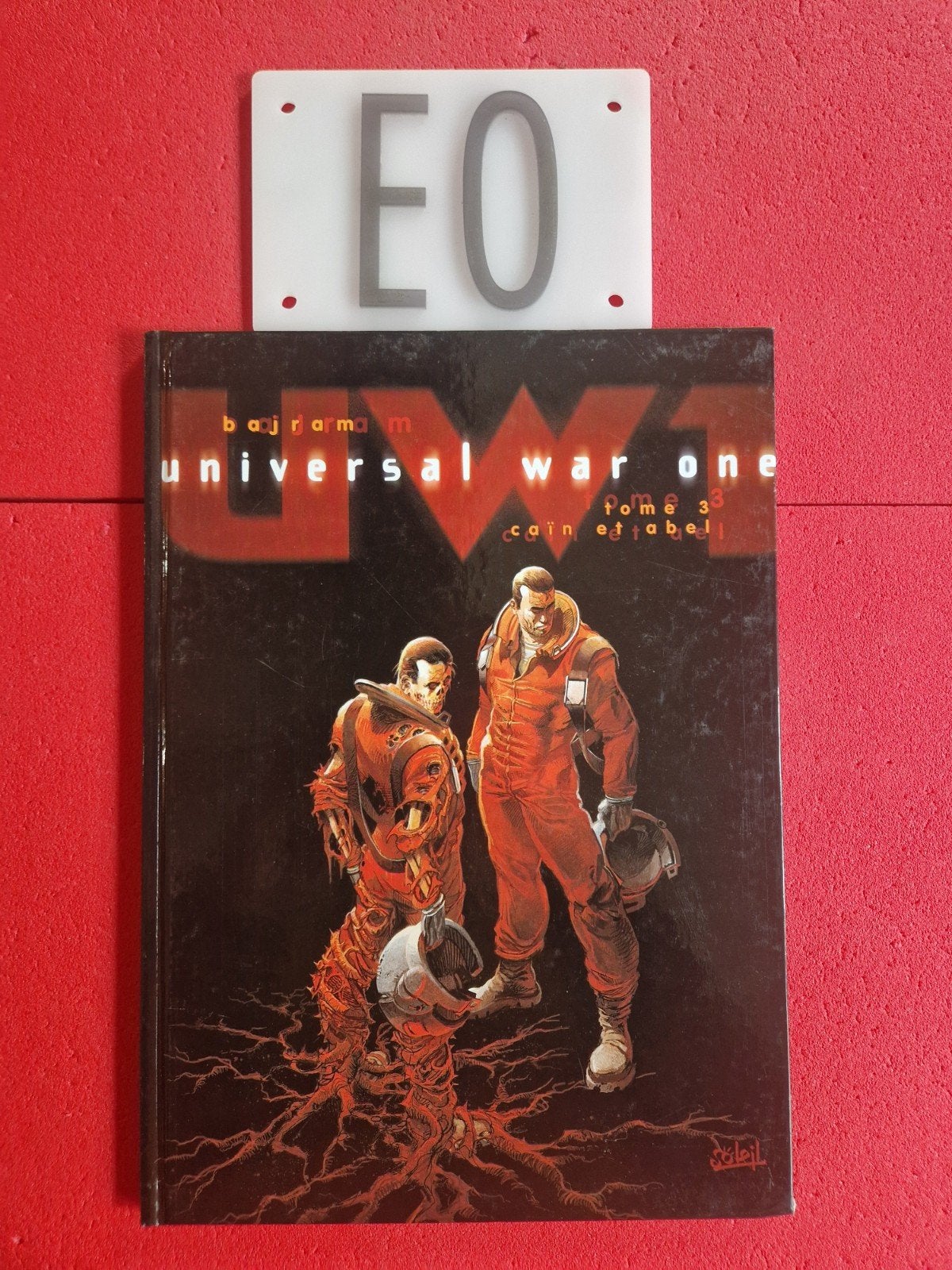 bd universal war one 3,EO, Livres, Enlèvement ou Envoi