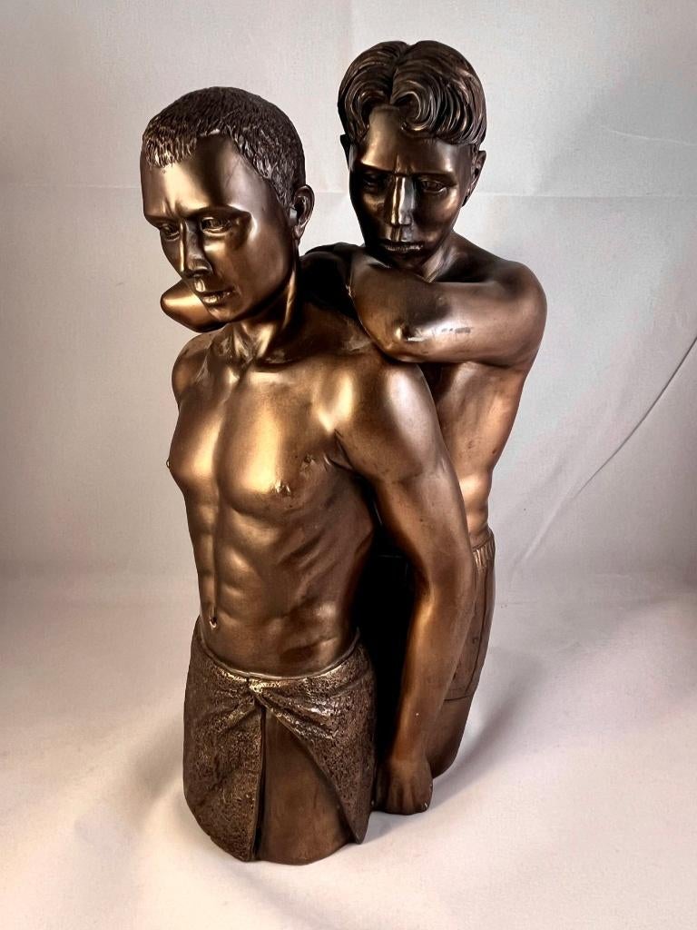 " A man's best friend " -(Mannelijk naakt) - Oliver Tupton, Antiek en Kunst, Ophalen, Overige materialen, Beeld, Man