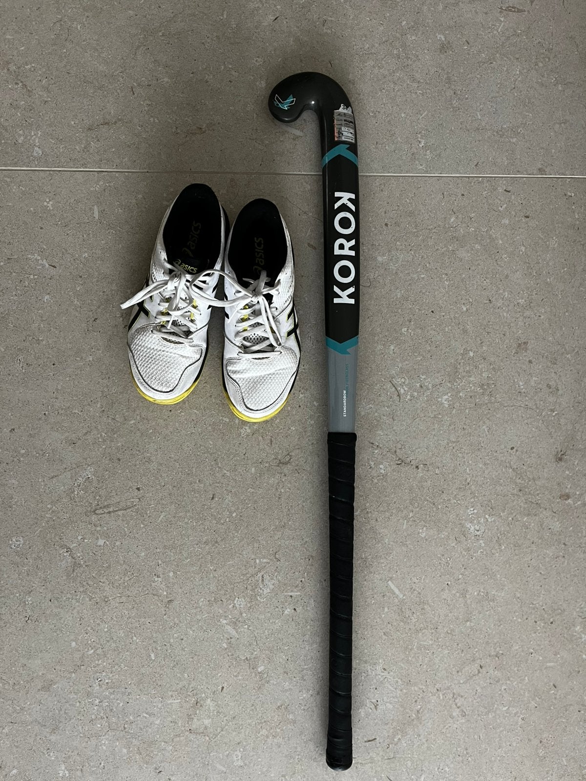 Crosse de hockey sur gazon KOROK, Sports & Fitness, Enlèvement, Comme neuf, Stick