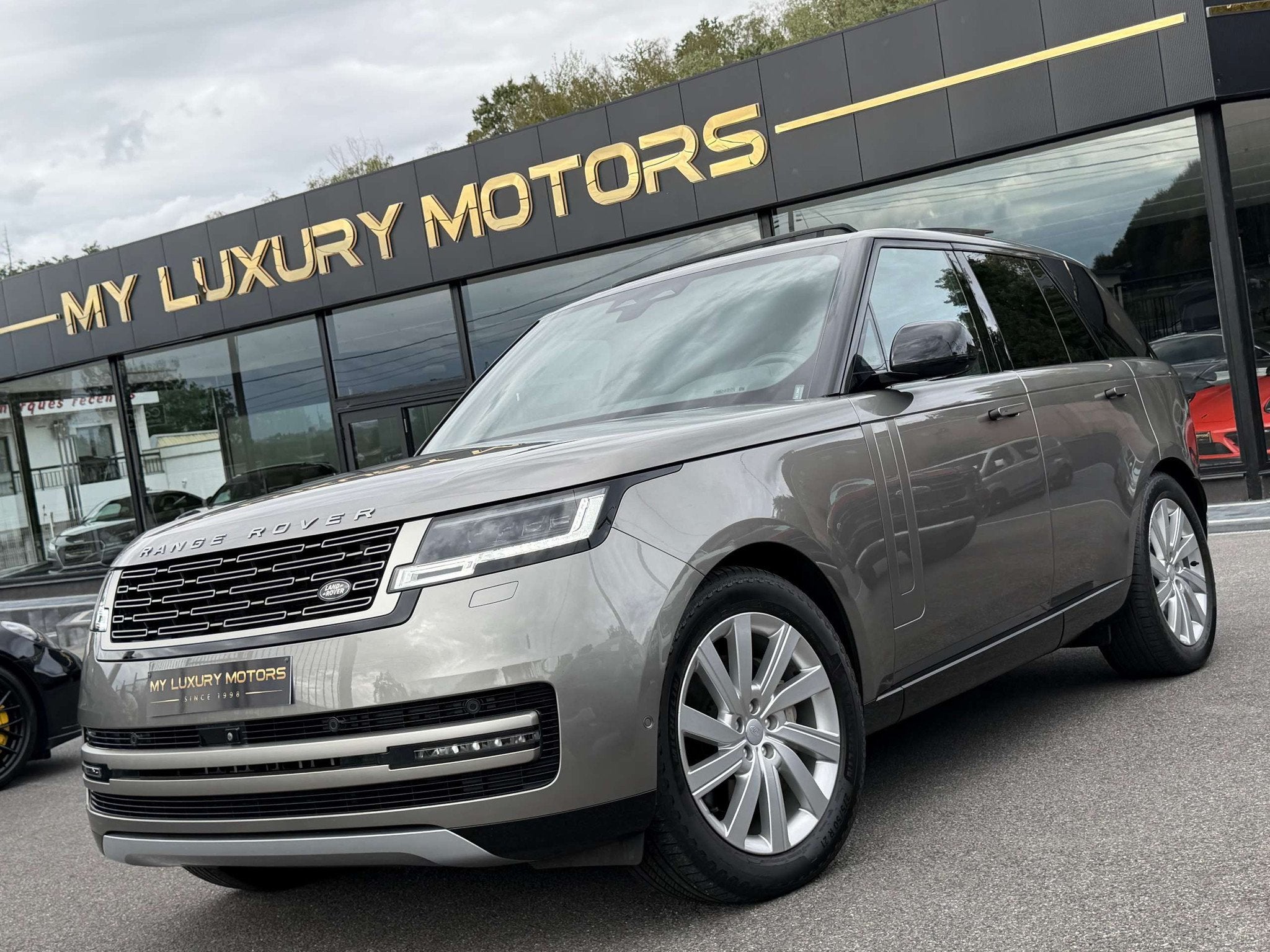 Land Rover Range Rover 3.0 D300 AWD | DISTRONIC | CUIR NOIR, Auto's, Automaat, https://public.car-pass.be/vhr/c56d5562-2d8a-4380-bbaa-eec36c815396