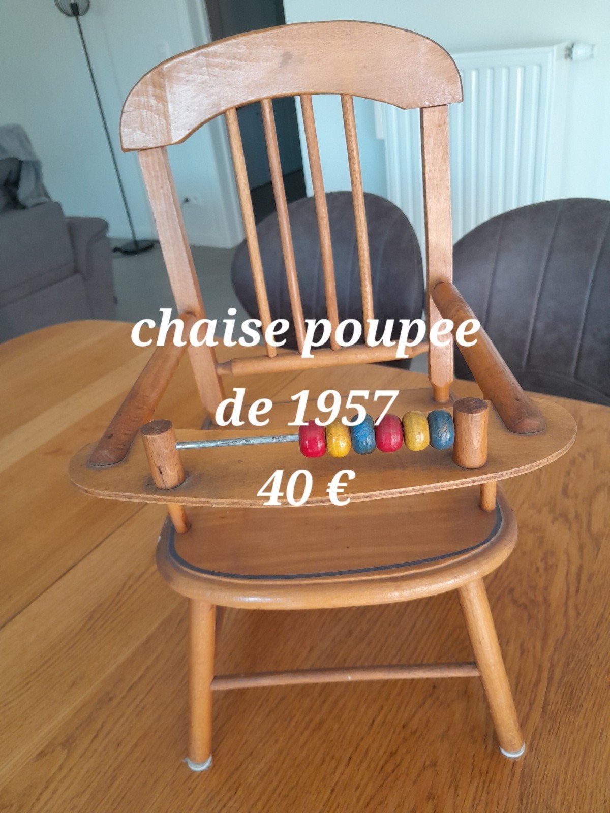 chaise pour poupée de 1957, Enlèvement