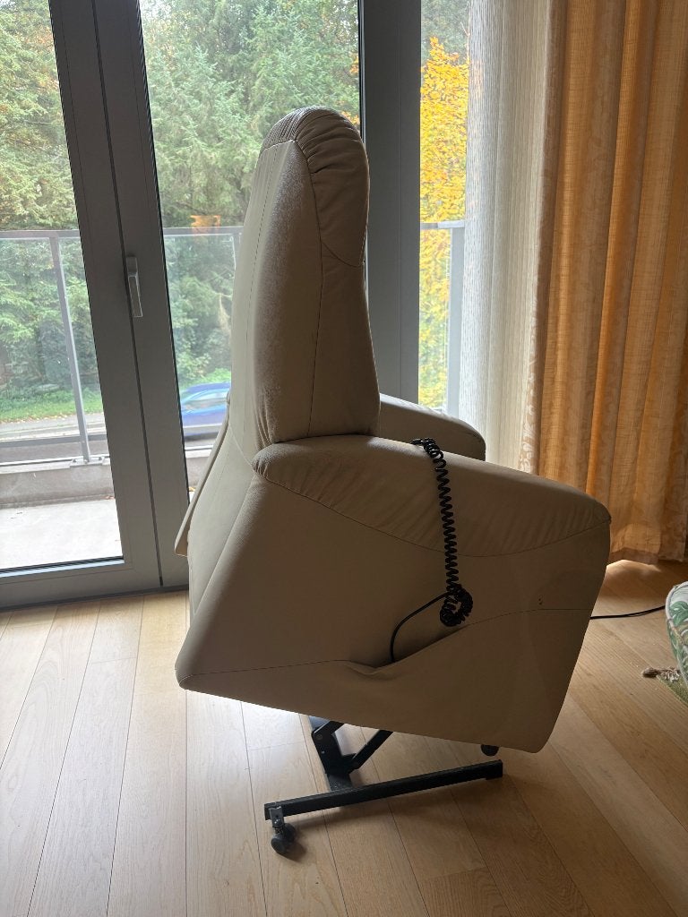 Fauteuil électrique releveur, Ophalen, Gebruikt
