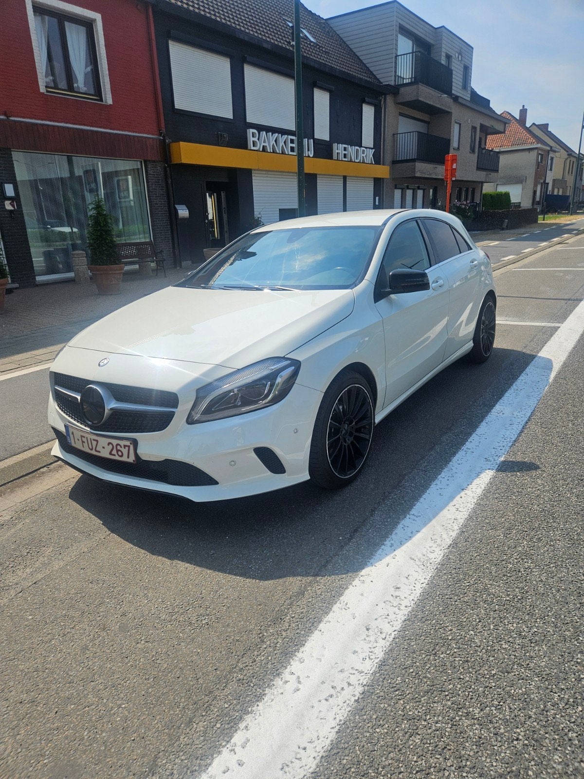 Mooie mercedes A180 te koop, Auto's, Mercedes-Benz, Leder en Stof, Wit, Berline, 5 deurs