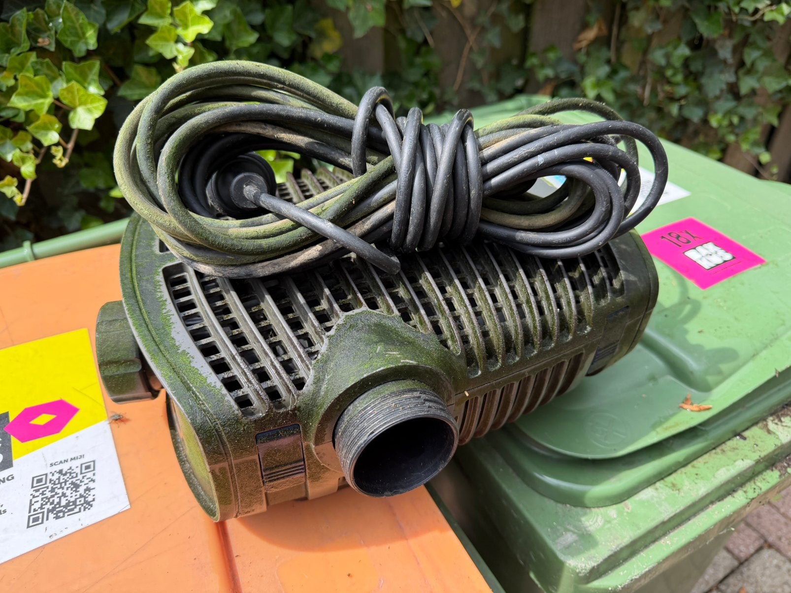 Aquamax Eco premium 1200 Defect roter is kapot zie foto's, Jardin & Terrasse, Accessoires pour étangs, Enlèvement, Comme neuf