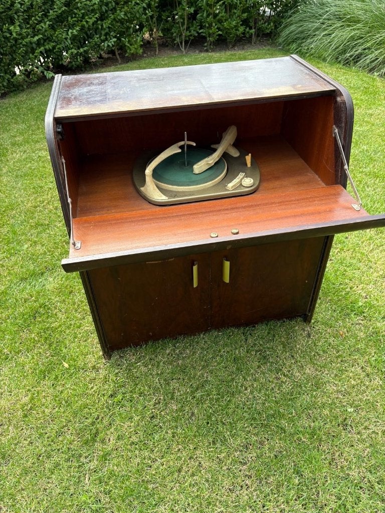 Vintage audiomeubel, Ophalen