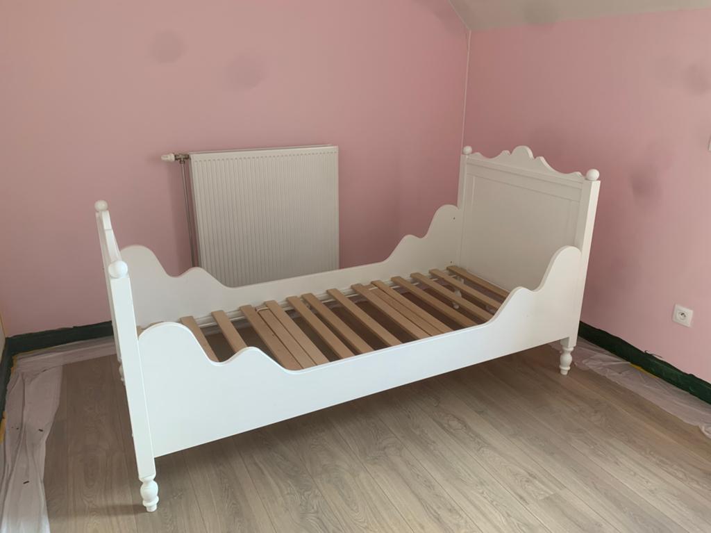 Mooi wit meisjesbed, Ophalen, 85 tot 100 cm, Zo goed als nieuw, Lattenbodem